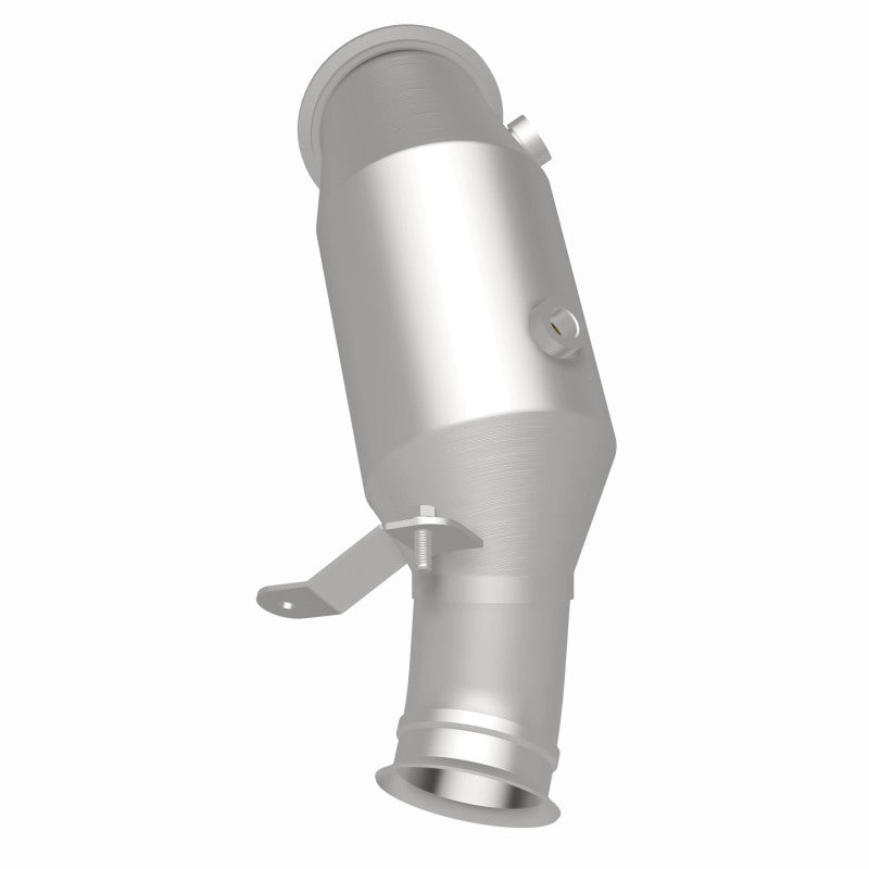 MagnaFlow 2014 BMW 335i GT xDrive 3.0L Underbody Direct Fit EPA Compliant Catalytic Converter Magnaflow