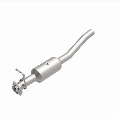 MagnaFlow 16-19 Ford F-53 V10 6.8L Underbody Direct-Fit Catalytic Converter Magnaflow