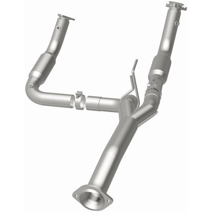 Magnaflow 11-15 Chevrolet Silverado 2500 HD 6.0L Direct Fit Converter Magnaflow