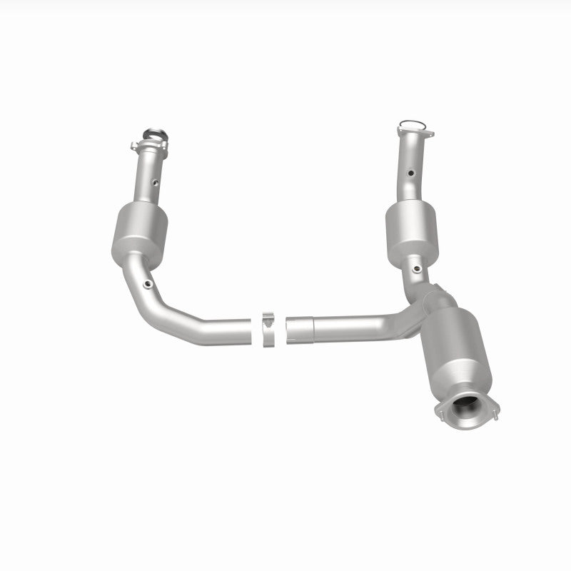 MagnaFlow 2021 Chevrolet Express 2500 4.3L Underbody Direct-Fit Catalytic Converter Magnaflow