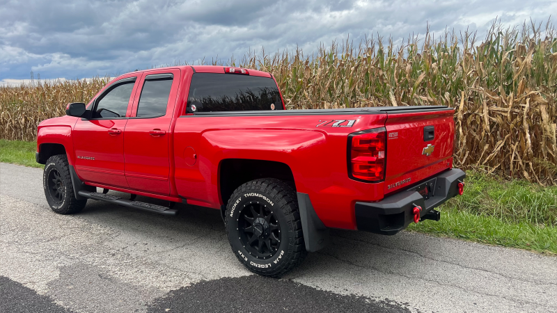 Fishbone Offroad 07-18 Chevrolet Silverado 1500/2500/3500 Double Cab Oval Side Steps -Black Textured Fishbone Offroad