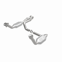 Load image into Gallery viewer, MagnaFlow Conv DF 02-06 Cadillac Truck. 8 5.3L Dual Conv. Y-Pipe Assy 2wd/Chevy Truck 99-07