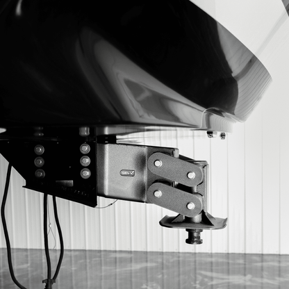 Gen-Y Executive Torsion-Flex Fifth Wheel King Pin Box 8.5K pin weight for LCI 1621, 1621 HD, *1116, and *1716 Frames - GH-8090