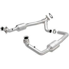 Load image into Gallery viewer, MagnaFlow Conv DF 00-03 Ford E150 5.4L