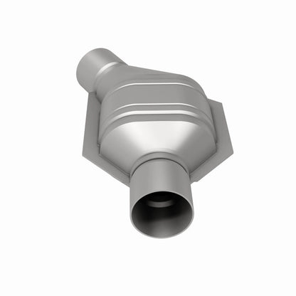 MagnaFlow Conv Univ 2.25in Inlet/Outlet Angled Offset/Center Calif OBDII Magnaflow