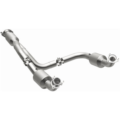 Magnaflow 12-20 Chevrolet Express 4500 Underbody 6.0L Direct Fit Catalytic Converter Magnaflow