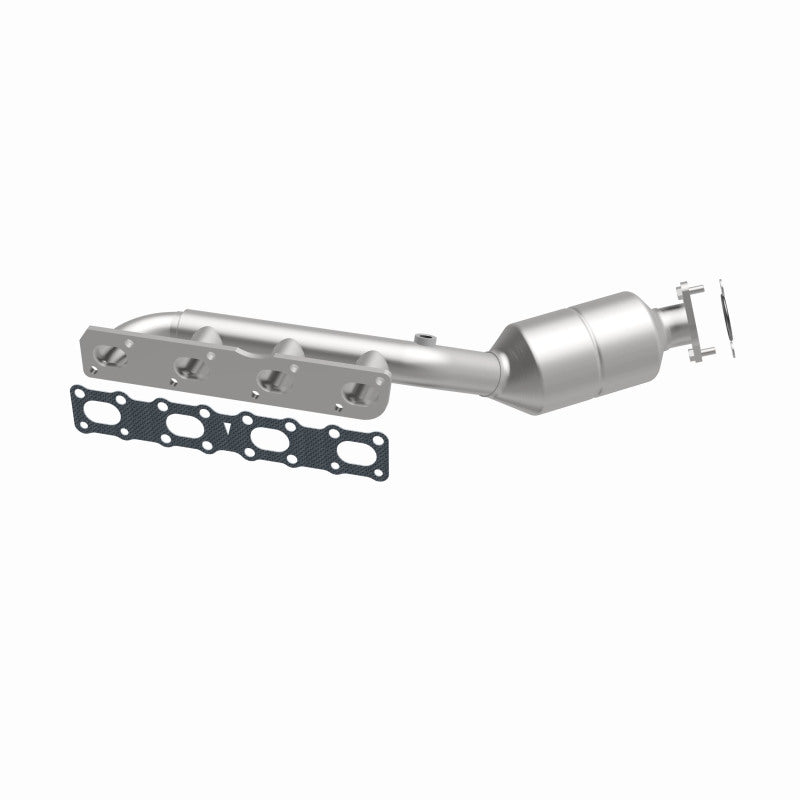 MagnaFlow Direct-Fit SS Catalytic Converter 04-06 Nissan Titan 5.6L V8 (California) Magnaflow