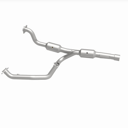 Magnaflow 14-18 2500 V8 6.4 OEM Underbody Direct Fit Converter Magnaflow