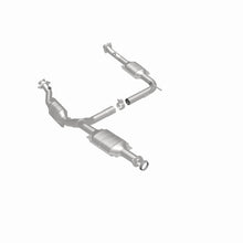 Load image into Gallery viewer, Magnaflow Conv DF 02-03 Ford Explorer 4.0L / 02-03 Mercury Mountaineer 4.0L (California)