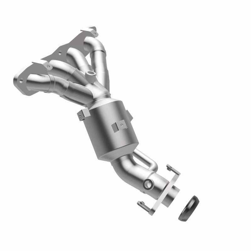 MagnaFlow OEM Grade 12-17 Toyota Prius C Federal / EPA Compliant Manifold Catalytic Converter Magnaflow