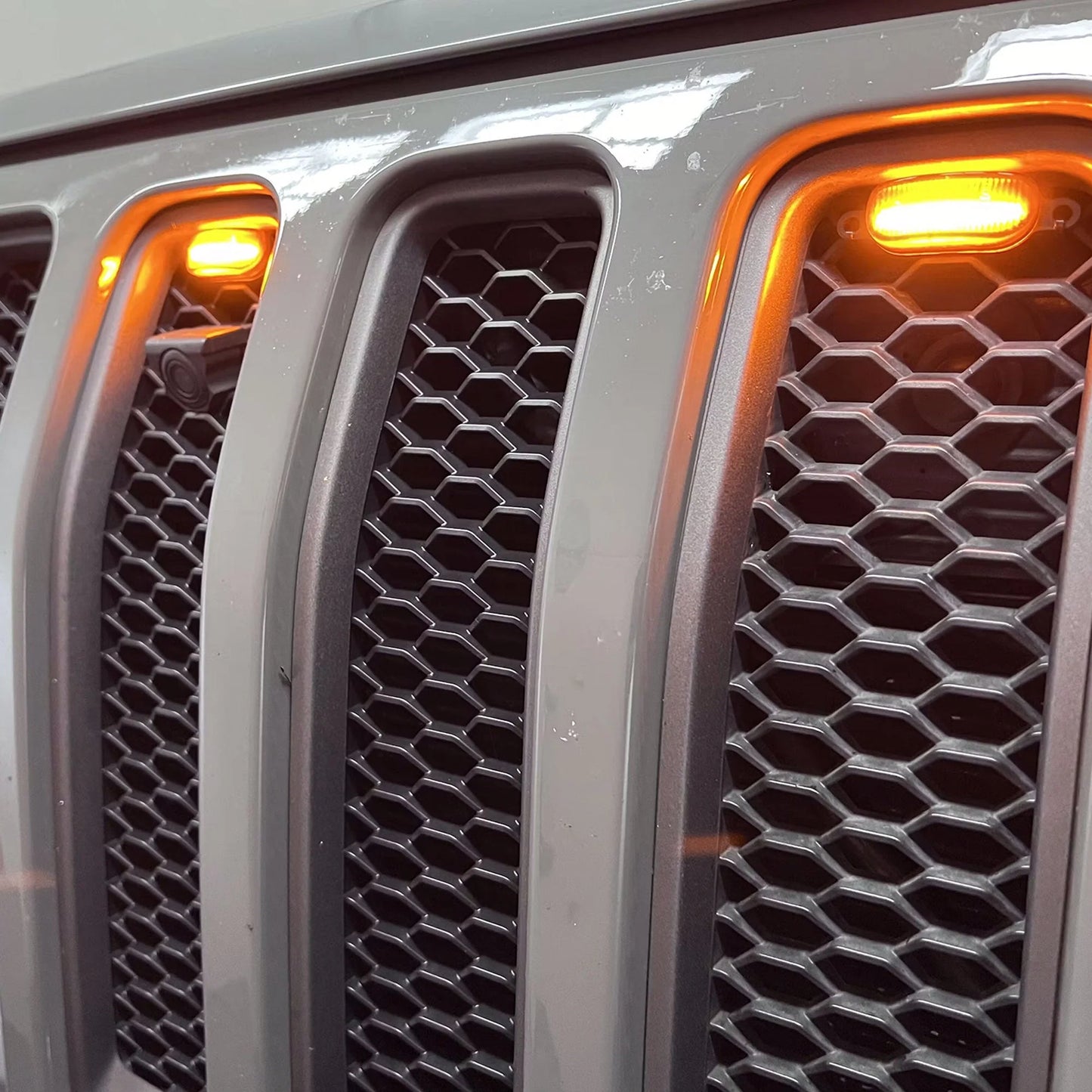 Oracle – Pre-Runner Style LED Grill Light Kit Amber Tinted Lens – Universal – 5889-005-T