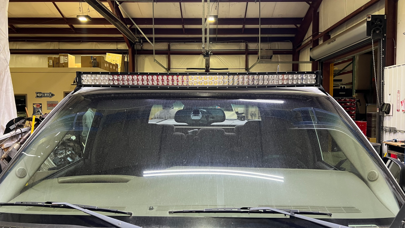 Fishbone Offroad 99-06 Chevrolet Silverado/Tahoe/Suburban Roof Mounted 50in Lightbar Bracket - Black Fishbone Offroad