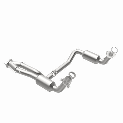 MagnaFlow Conv Direct Fit OEM 2005 GMC Sierra/Chevrolet Silverado 1500/Cadillac Escalade Underbody Magnaflow