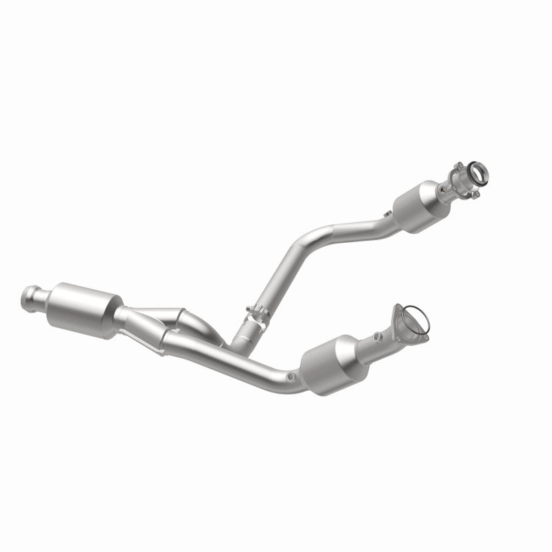 Magnaflow 14-15 Chevrolet Silverado 1500 Underbody 4.3L / 5.3L Direct-Fit Catalytic Converter Magnaflow