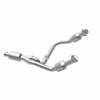 Magnaflow 14-15 Chevrolet Silverado 1500 Underbody 4.3L / 5.3L Direct-Fit Catalytic Converter Magnaflow