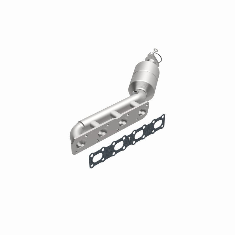 MagnaFlow Direct-Fit SS Catalytic Converter 04-06 Nissan Titan 5.6L V8 (California) Magnaflow