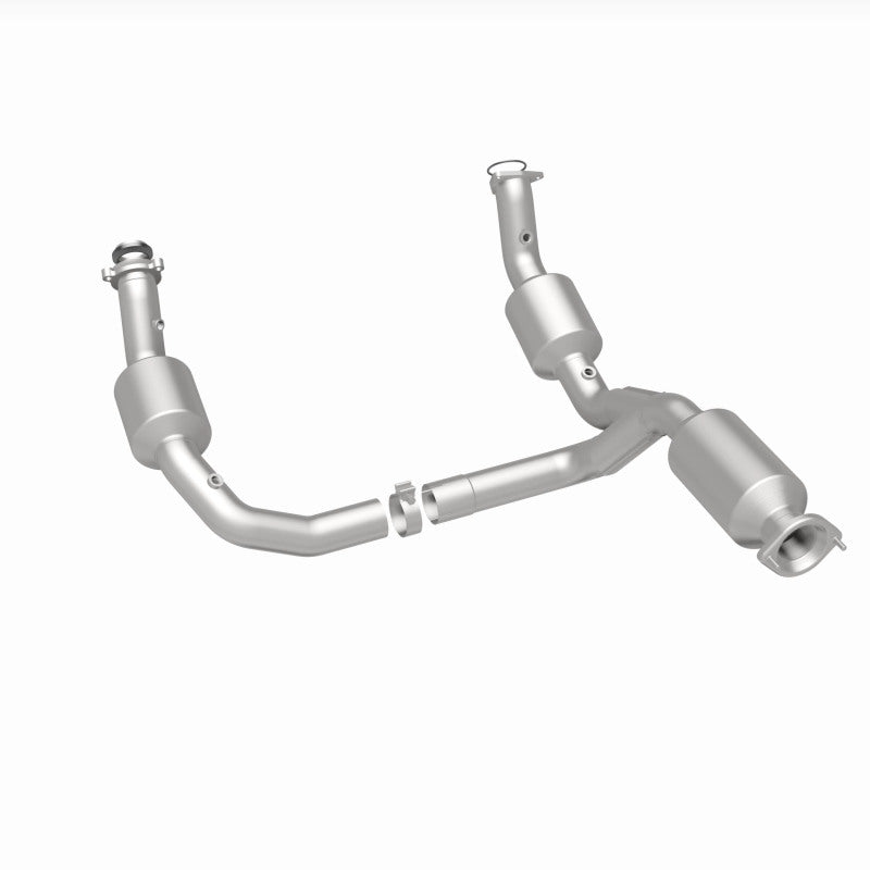 MagnaFlow 2021 Chevrolet Express 2500 4.3L Underbody Direct-Fit Catalytic Converter Magnaflow