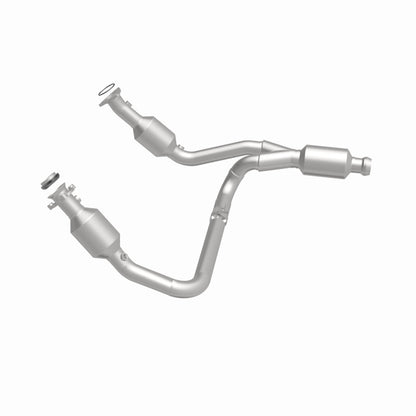 Magnaflow 14-15 Chevrolet Silverado 1500 Underbody 4.3L / 5.3L Direct-Fit Catalytic Converter Magnaflow