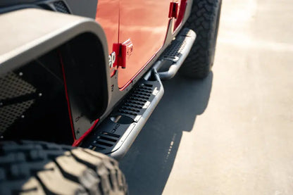 DV8 Offroad 20-23 Jeep Gladiator JT Body/Pinch Weld Mounted Step DV8 Offroad