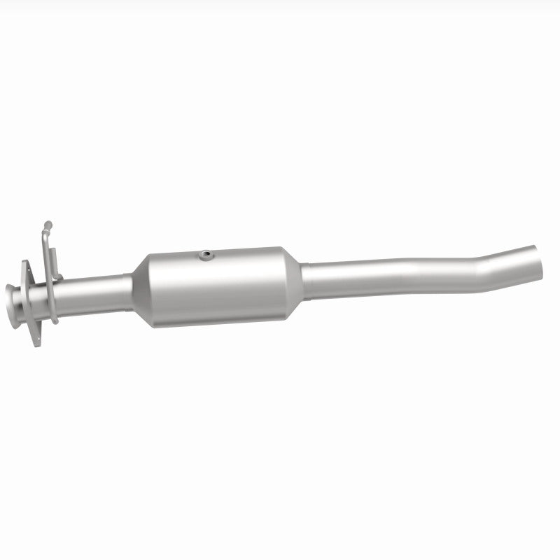 MagnaFlow 16-19 Ford F-650 V10 6.8L Underbody Direct Fit Catalytic Converter Magnaflow