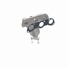 Load image into Gallery viewer, MagnaFlow Conv DF 04-05 Suz Verona2.5 Manifold Rear