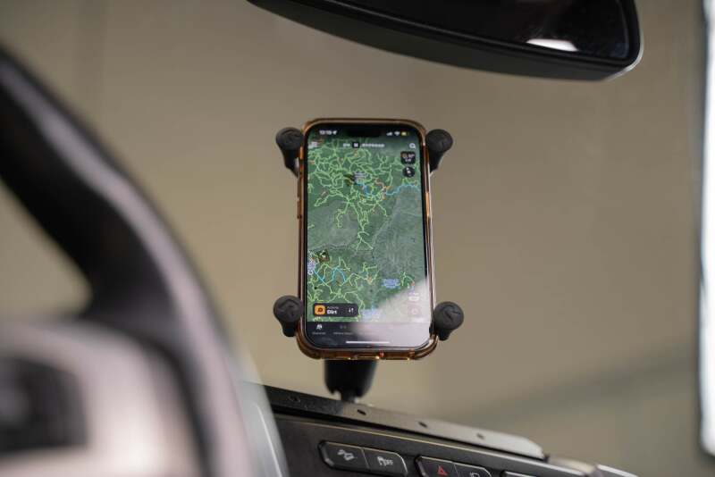 DV8 Offroad 15-20 F-150/17-21 F250/350 Digital Device Dash Mount