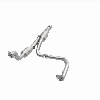 Magnaflow 14-18 2500 V8 6.4 OEM Underbody Direct Fit Converter Magnaflow