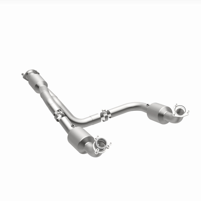 Magnaflow 12-20 Chevrolet Express 4500 Underbody 6.0L Direct Fit Catalytic Converter Magnaflow