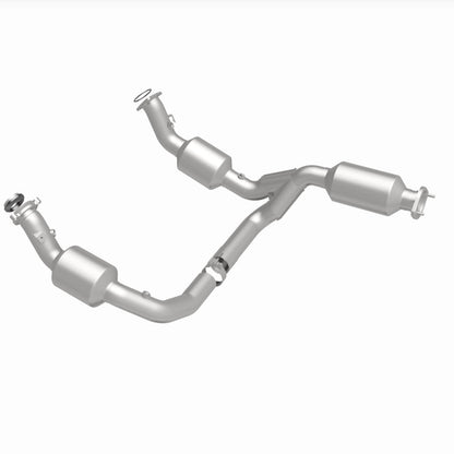 MagnaFlow 2021 Chevrolet Express 2500 4.3L Underbody Direct-Fit Catalytic Converter Magnaflow