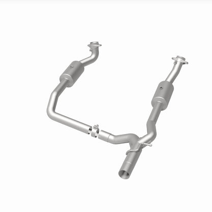 Magnaflow 09-13 Ford E-350 Super Duty V10 6.8 OEM Underbody Direct Fit Catalytic Converter Magnaflow