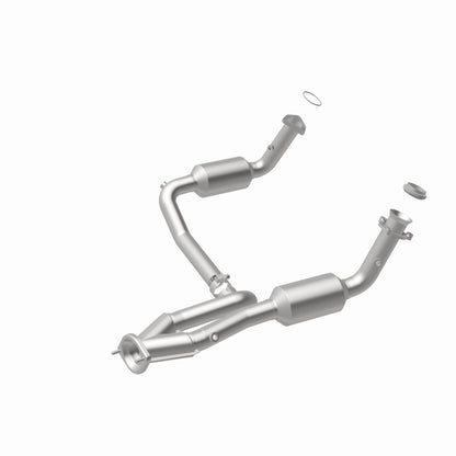 MagnaFlow Conv Direct Fit OEM 2005 GMC Sierra/Chevrolet Silverado 1500/Cadillac Escalade Underbody Magnaflow
