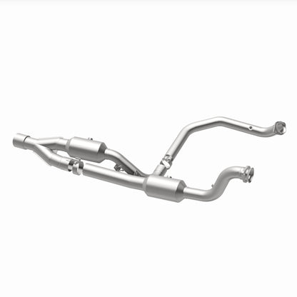 Magnaflow 14-18 2500 V8 6.4 OEM Underbody Direct Fit Converter Magnaflow
