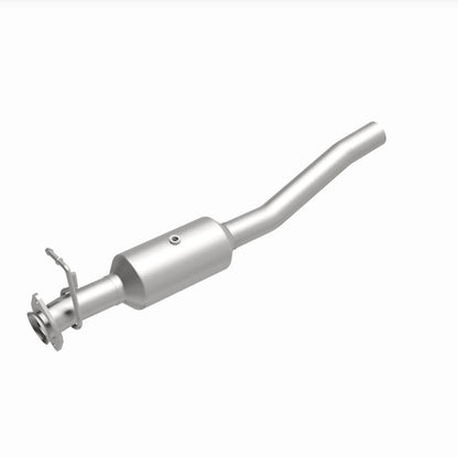 MagnaFlow 16-19 Ford F-53 V10 6.8L Underbody Direct-Fit Catalytic Converter Magnaflow