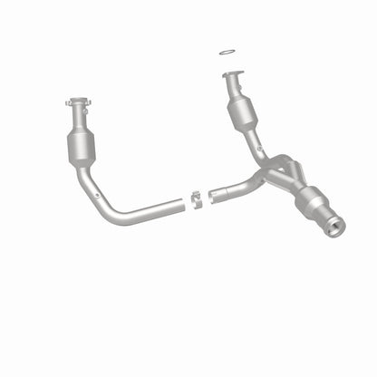 MagnaFlow Converter Direct Fit 2015 GMC Yukon XL V8 6.2L Magnaflow