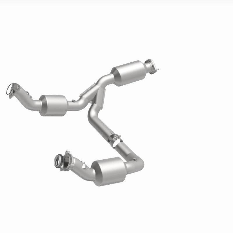 MagnaFlow 2021 Chevrolet Express 2500 4.3L Underbody Direct-Fit Catalytic Converter Magnaflow