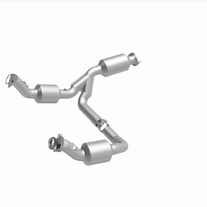 MagnaFlow 2021 Chevrolet Express 2500 4.3L Underbody Direct-Fit Catalytic Converter Magnaflow