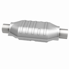 MagnaFlow Conv Univ 2.5in Inlet/Outlet Center/Center Oval 12in Body L x 7in W x 16in Overall L