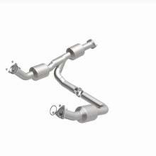 Load image into Gallery viewer, Magnaflow 18-20 Chevrolet Express 2500 Single Underbody 4.3L Direct Fit Catalytic Converter