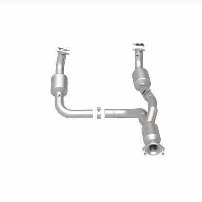 Magnaflow 12-20 Chevrolet Express 4500 Underbody 6.0L Direct Fit Catalytic Converter Magnaflow