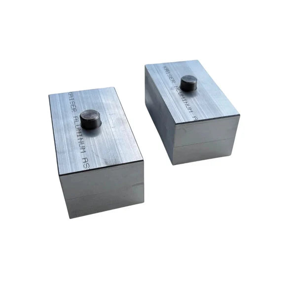 Tuff Country Rear 1.5" Cast Iron Lift Blocks (Pair) (79015)