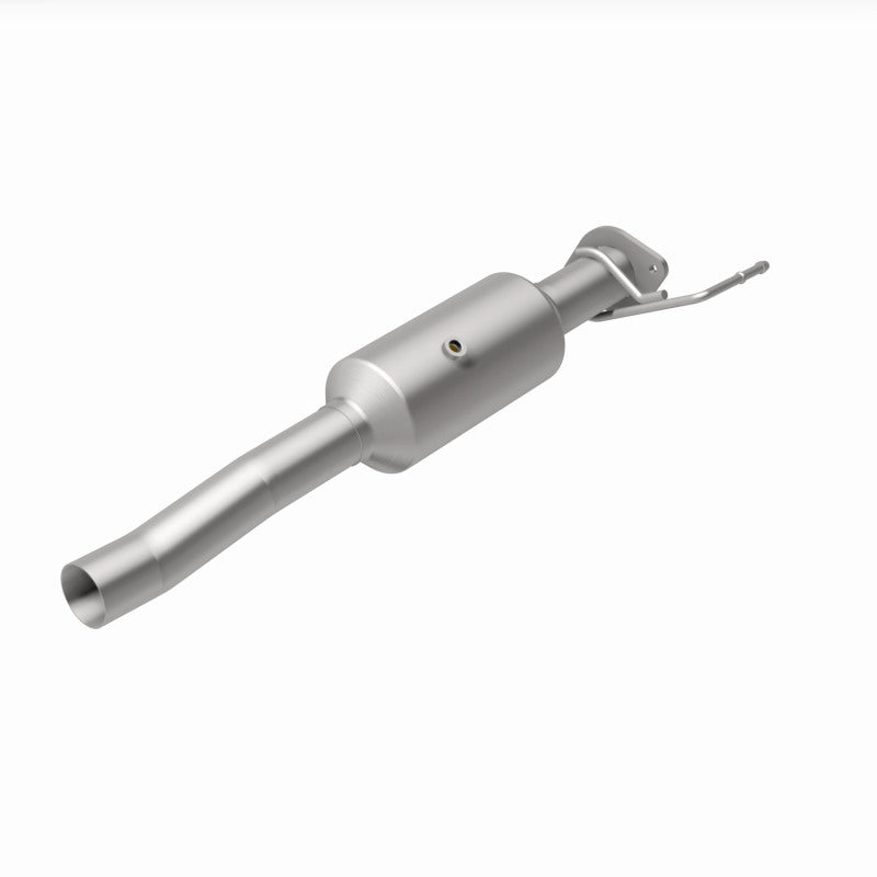 MagnaFlow 18-19 Ford F-450 Super Duty V10 6.8L Underbody Direct Fit Catalytic Converter Magnaflow