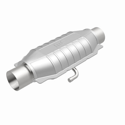 MagnaFlow Conv Universal 2.25in Inlet/Outlet Center/Center Oval Magnaflow