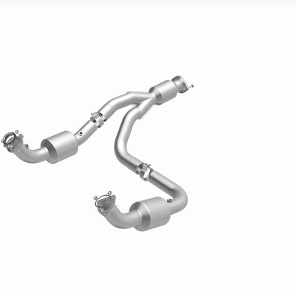 Magnaflow 12-20 Chevrolet Express 4500 Underbody 6.0L Direct Fit Catalytic Converter Magnaflow