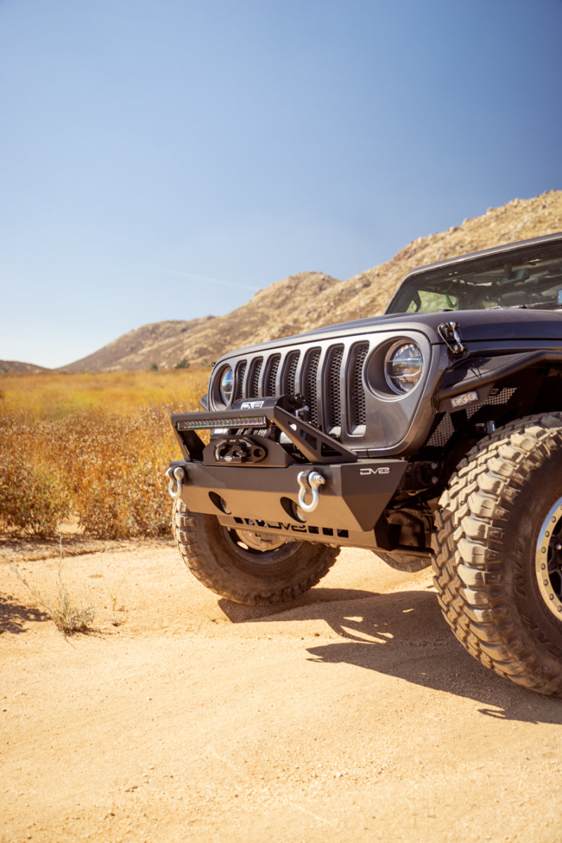 DV8 Offroad 07-23 Jeep Wrangler/Gladiator JT/JK/JL FS-25 Stubby Front Bumper w/Plated Bull Bar DV8 Offroad