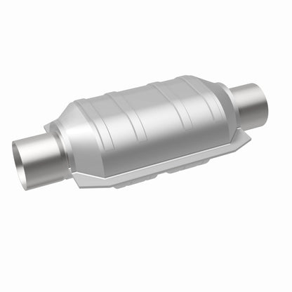 MagnaFlow Conv Univ 2.25 inch Inlet/Outlet Center/Center Oval (CA OBDII) Magnaflow