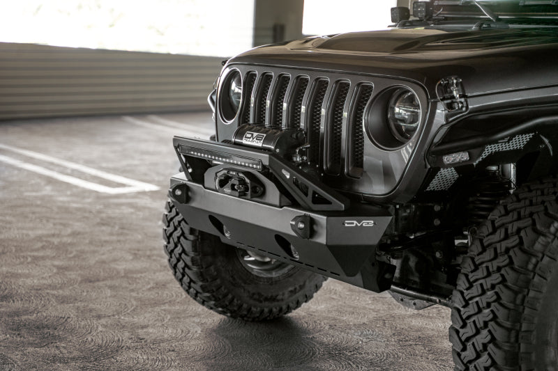 DV8 Offroad 07-23 Jeep Wrangler/Gladiator JT/JK/JL FS-25 Stubby Front Bumper w/Plated Bull Bar DV8 Offroad