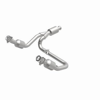 Magnaflow 14-15 Chevrolet Silverado 1500 Underbody 4.3L / 5.3L Direct-Fit Catalytic Converter Magnaflow