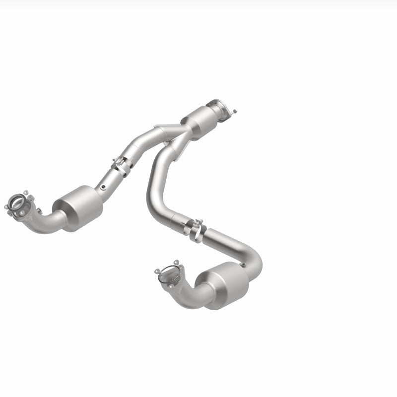 Magnaflow 12-20 Chevrolet Express 4500 Underbody 6.0L Direct Fit Catalytic Converter Magnaflow