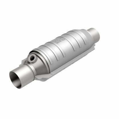 Magnaflow Conv Univ 2.25 1/O2 CA Magnaflow