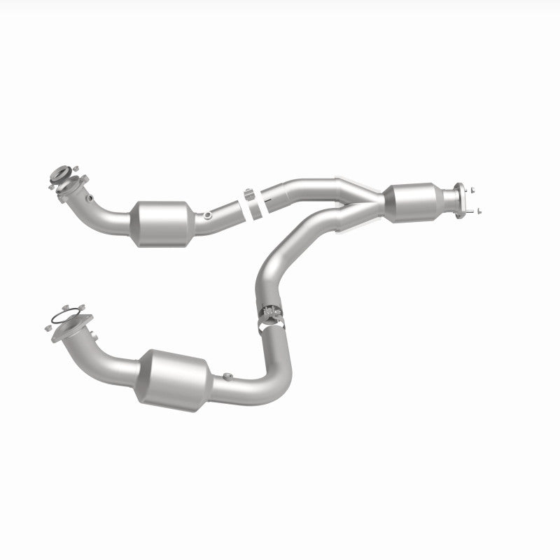 Magnaflow 12-20 Chevrolet Express 4500 Underbody 6.0L Direct Fit Catalytic Converter Magnaflow